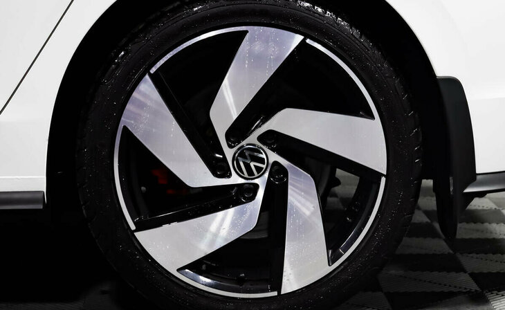 Volkswagen Golf GTI - Фото 5