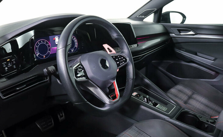 Volkswagen Golf GTI - Фото 10