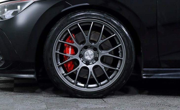 Volkswagen Golf GTI - Фото 7