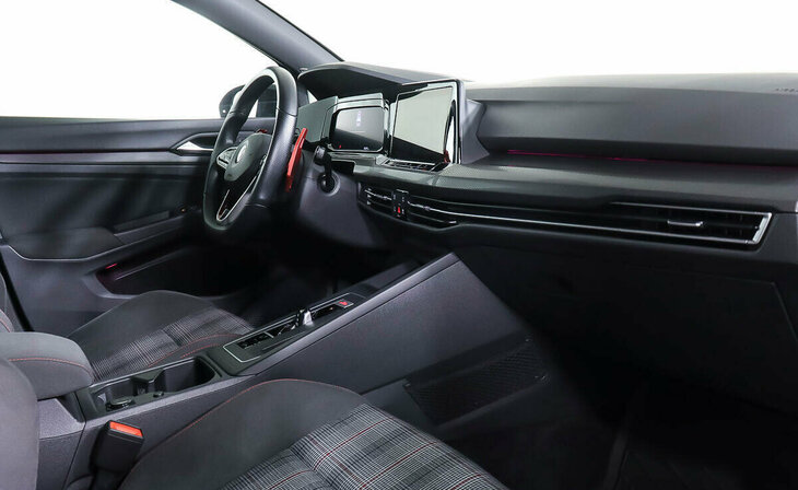 Volkswagen Golf GTI - Фото 8