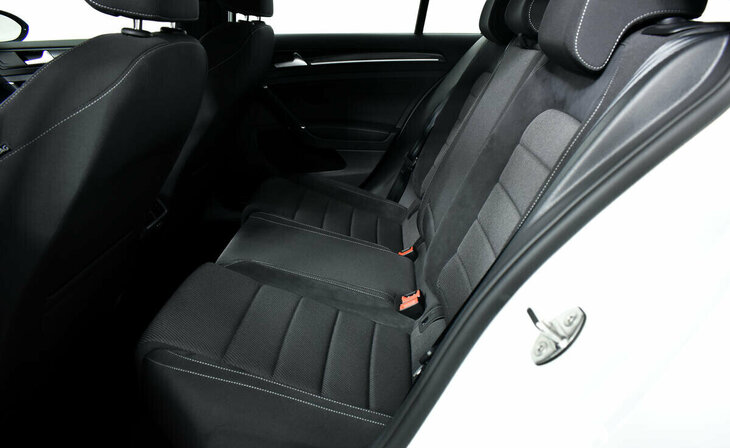 Volkswagen Golf R - Фото 9