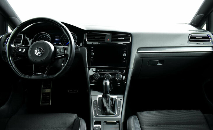 Volkswagen Golf R - Фото 7