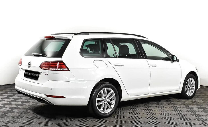 Volkswagen Golf - Фото 2