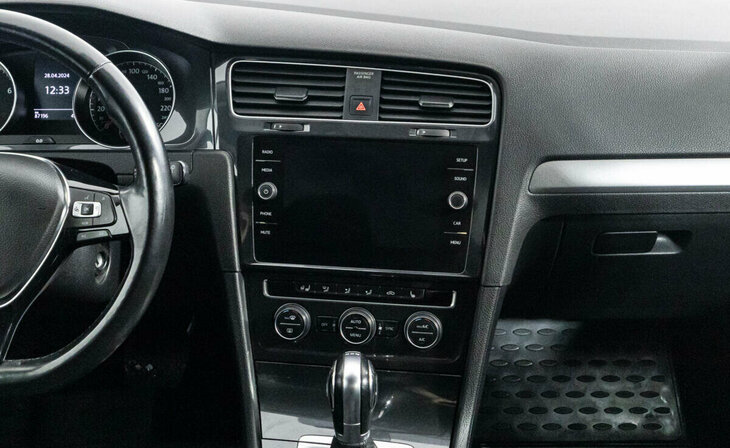 Volkswagen Golf - Фото 7