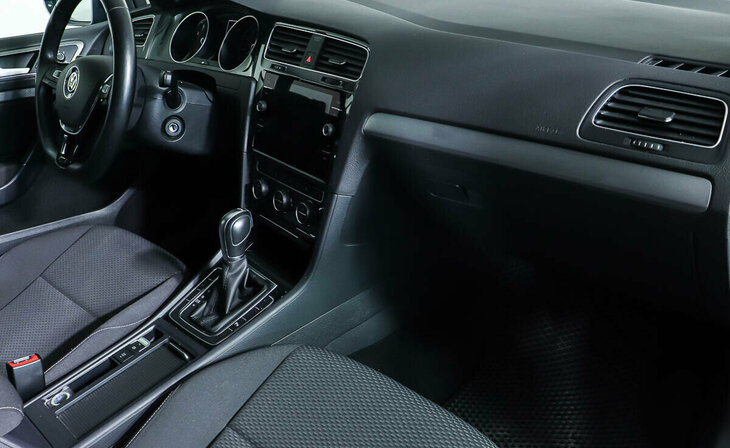 Volkswagen Golf - Фото 8