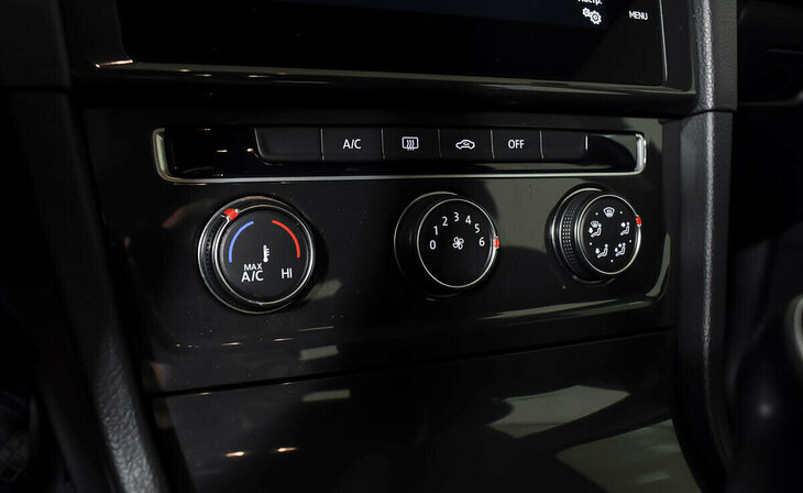 Volkswagen Golf - Фото 13