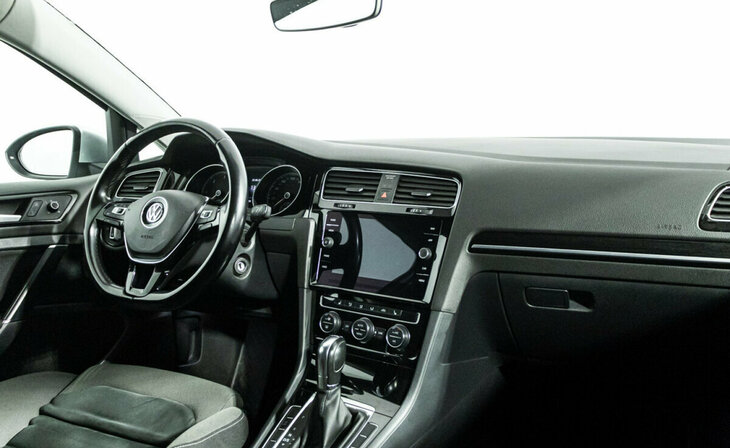 Volkswagen Golf - Фото 4