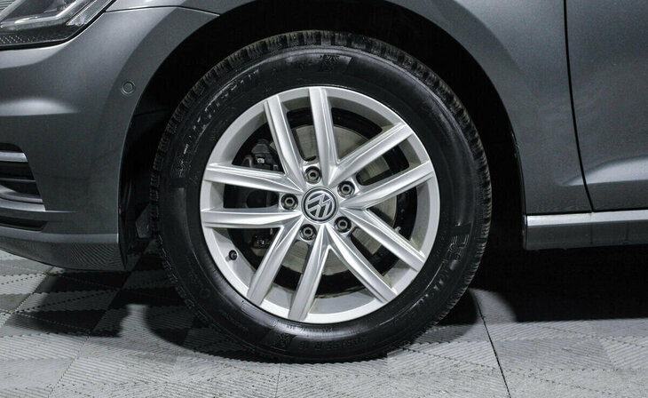 Volkswagen Golf - Фото 4