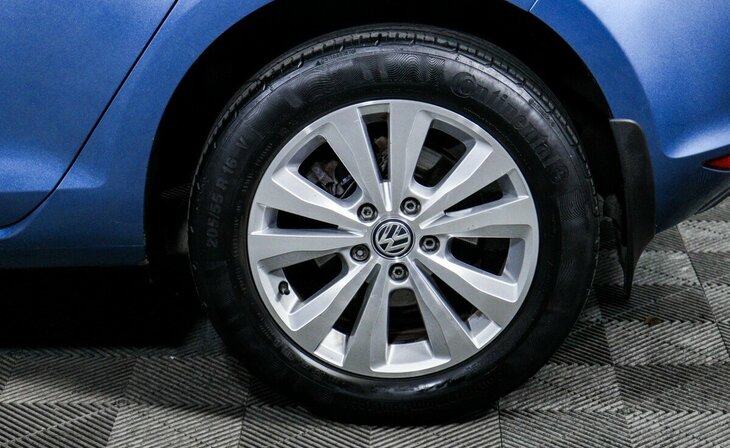 Volkswagen Golf - Фото 5