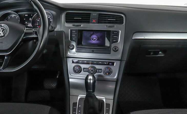 Volkswagen Golf - Фото 7