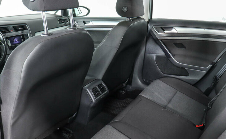 Volkswagen Golf - Фото 8