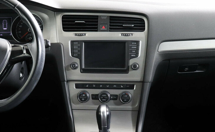 Volkswagen Golf - Фото 8