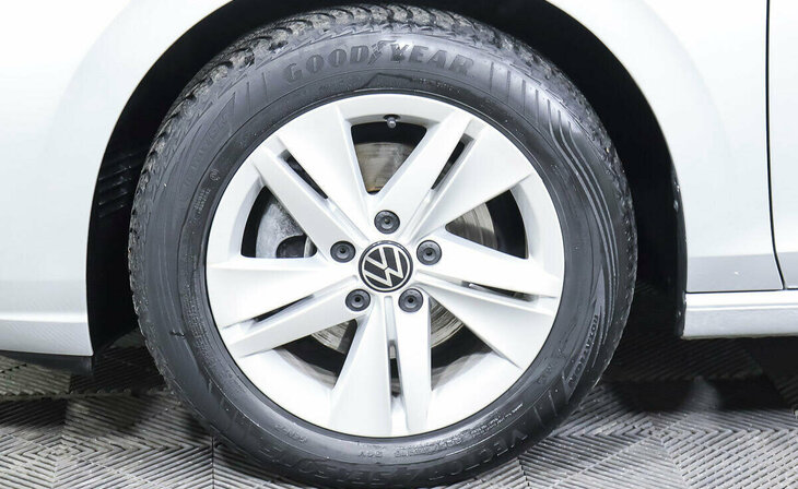 Volkswagen Golf - Фото 4