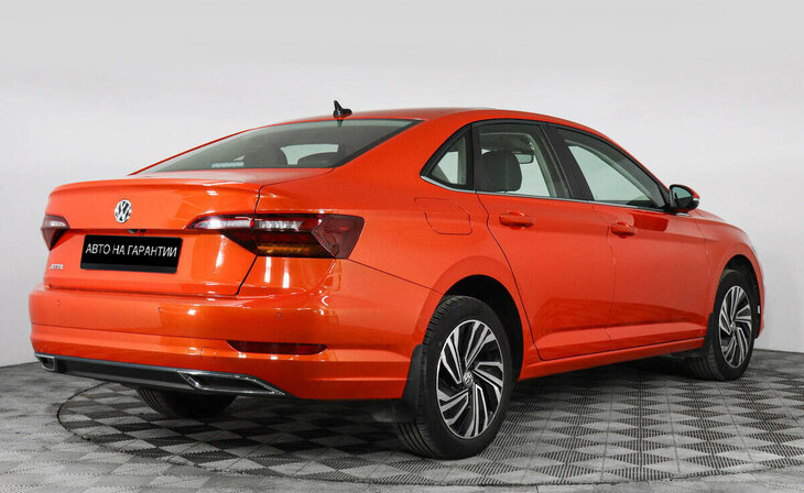 Volkswagen Jetta - Фото 2