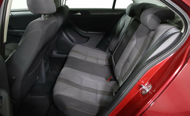 Volkswagen Jetta - Фото 11