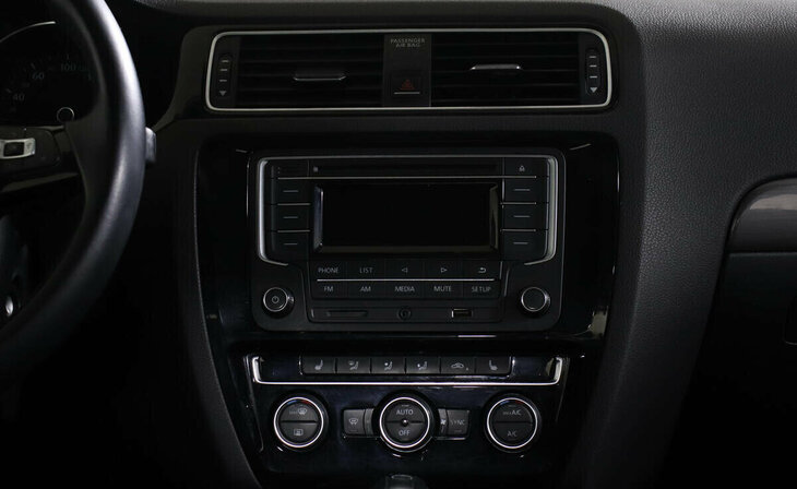 Volkswagen Jetta - Фото 8