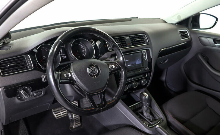 Volkswagen Jetta - Фото 9