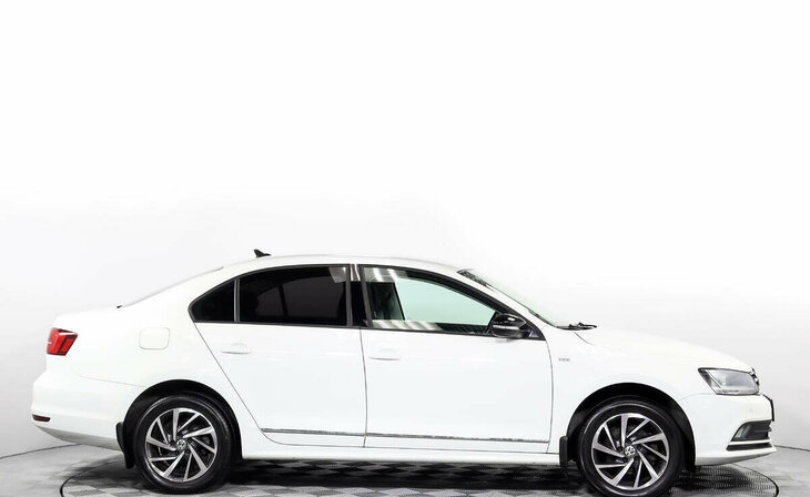 Volkswagen Jetta - Фото 3