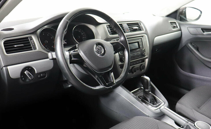 Volkswagen Jetta - Фото 6