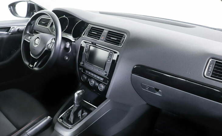 Volkswagen Jetta - Фото 4
