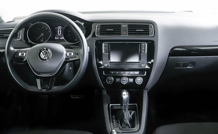 Volkswagen Jetta - Фото 5
