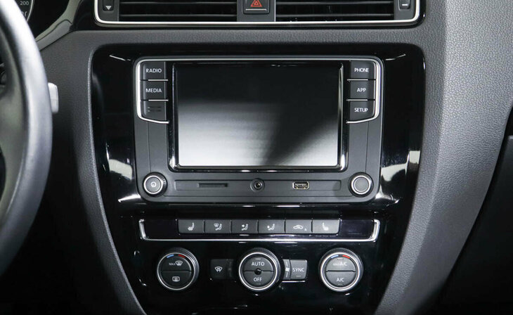 Volkswagen Jetta - Фото 7