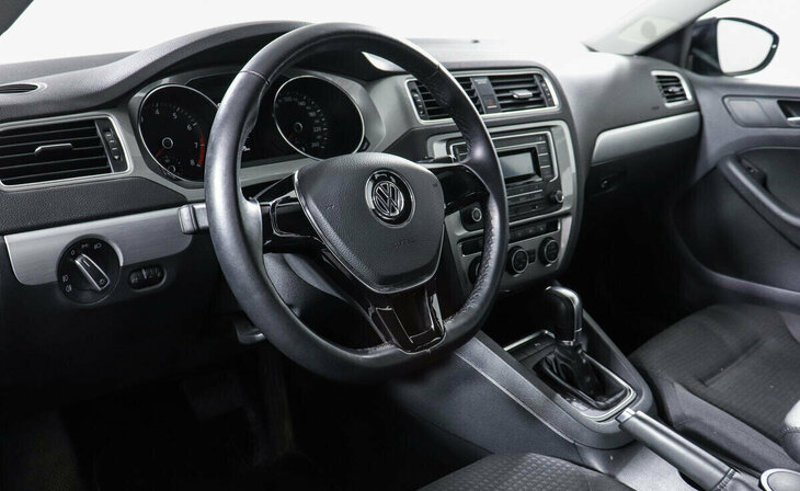 Volkswagen Jetta - Фото 5