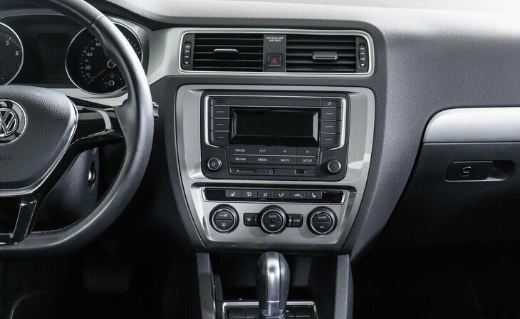 Volkswagen Jetta - Фото 7