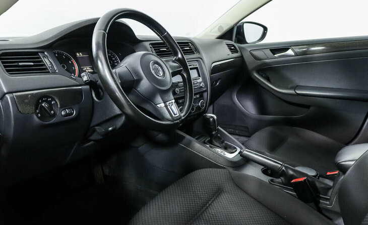 Volkswagen Jetta - Фото 6