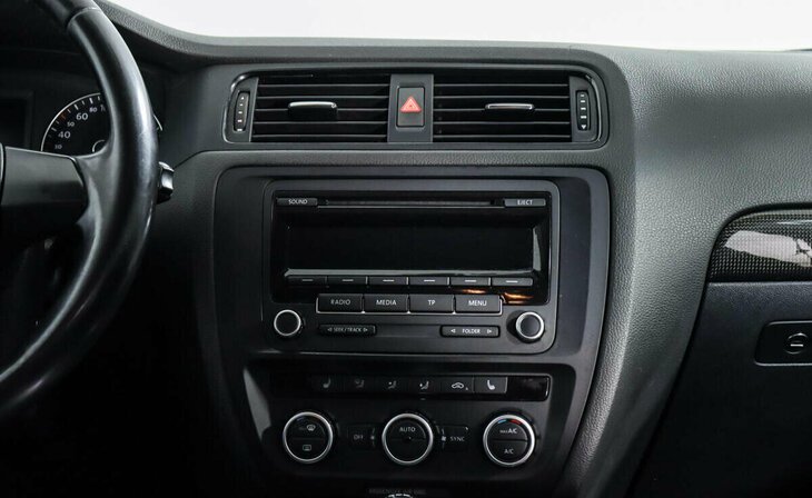 Volkswagen Jetta - Фото 7