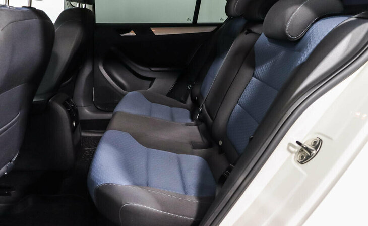 Volkswagen Jetta - Фото 9