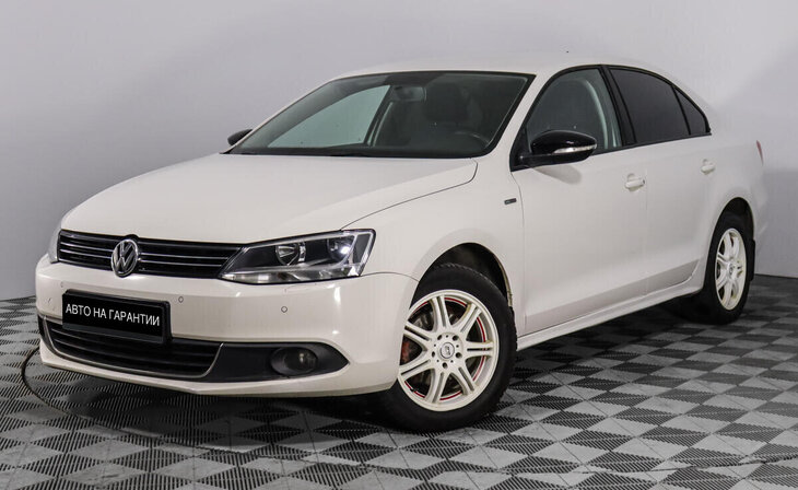 Volkswagen Jetta - Фото 0