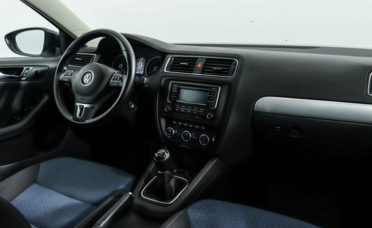 Volkswagen Jetta - Фото 4