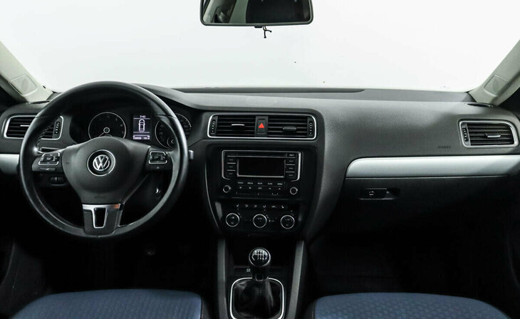 Volkswagen Jetta - Фото 5