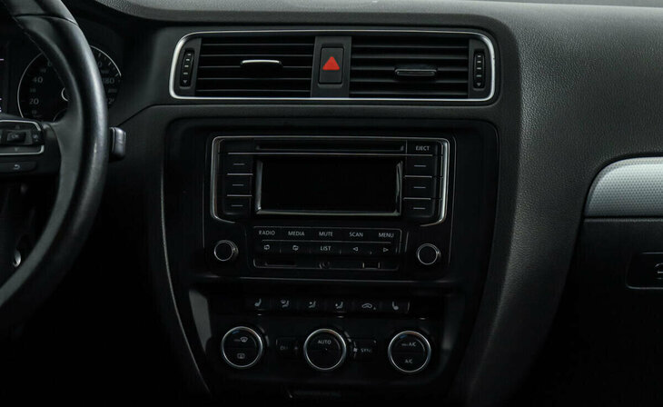 Volkswagen Jetta - Фото 7