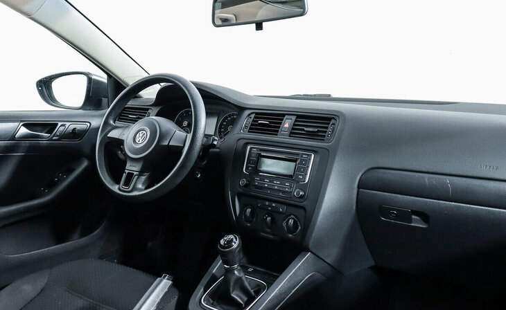 Volkswagen Jetta - Фото 4