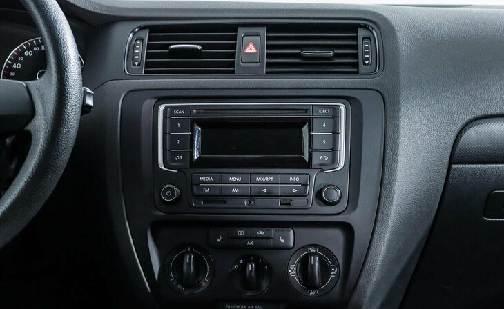 Volkswagen Jetta - Фото 7