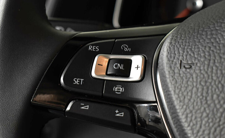 Volkswagen Jetta - Фото 13