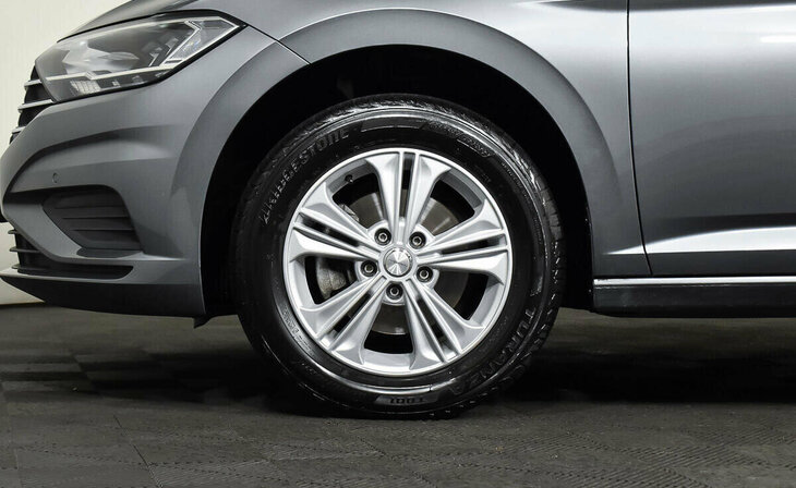 Volkswagen Jetta - Фото 8