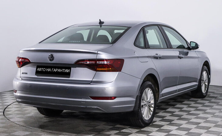 Volkswagen Jetta - Фото 2