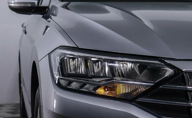 Volkswagen Jetta - Фото 4