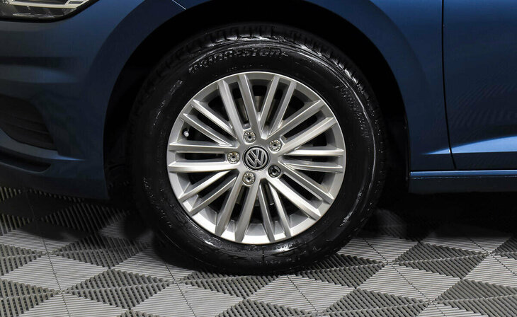 Volkswagen Jetta - Фото 6