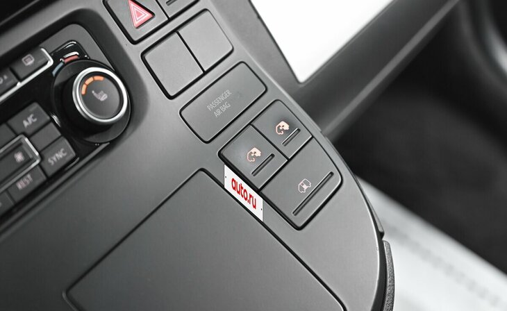 Volkswagen Multivan - Фото 10