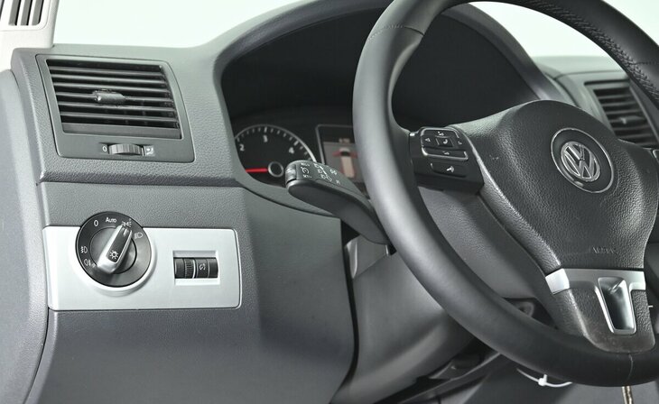 Volkswagen Multivan - Фото 6