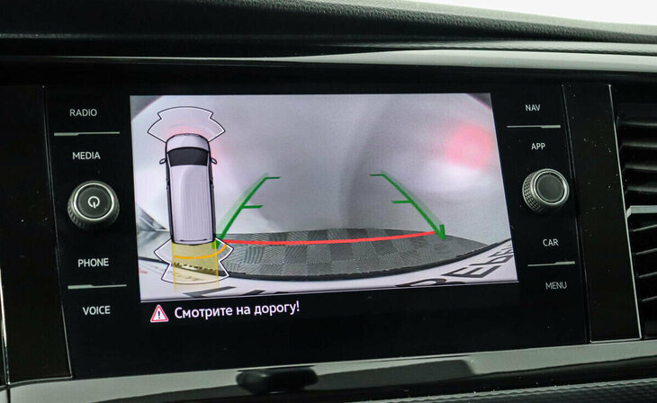 Volkswagen Multivan - Фото 8
