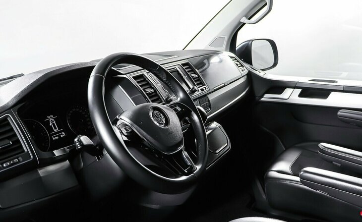 Volkswagen Multivan - Фото 11