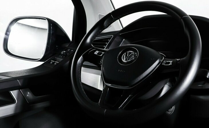 Volkswagen Multivan - Фото 12