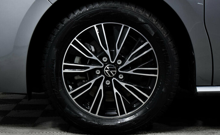 Volkswagen Multivan - Фото 5