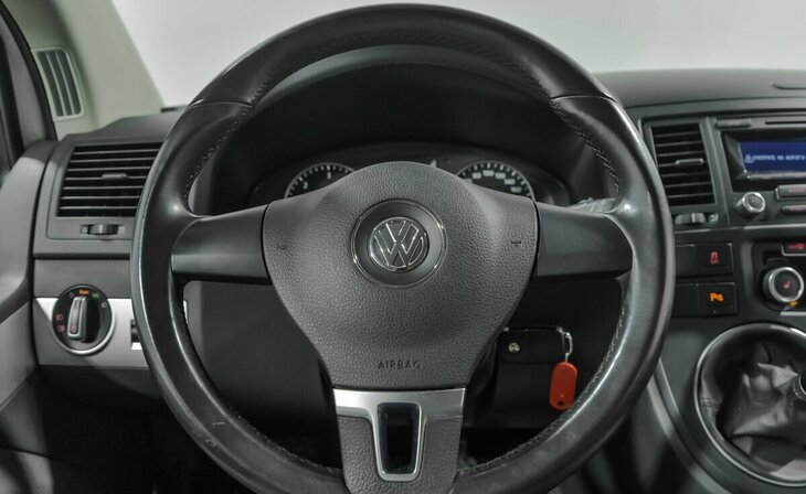 Volkswagen Multivan - Фото 5