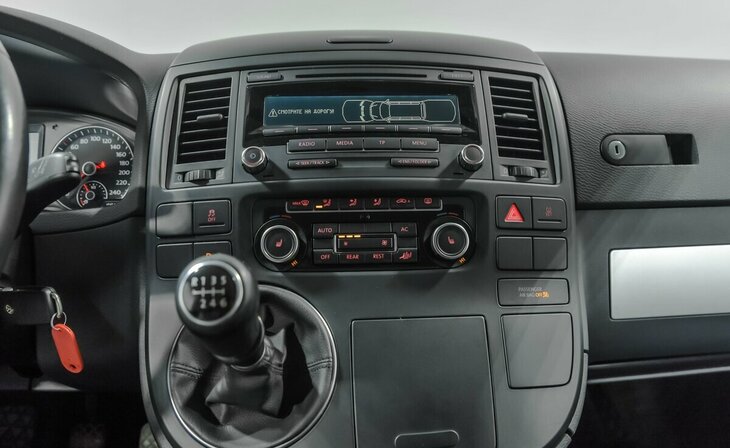 Volkswagen Multivan - Фото 6